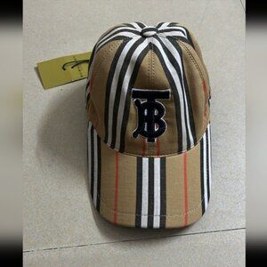 Womens Size M burberry hat